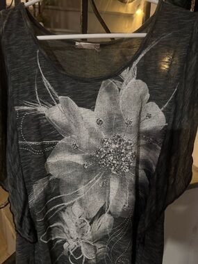 Women’s Dark Gray Floral Scoop Neck Top